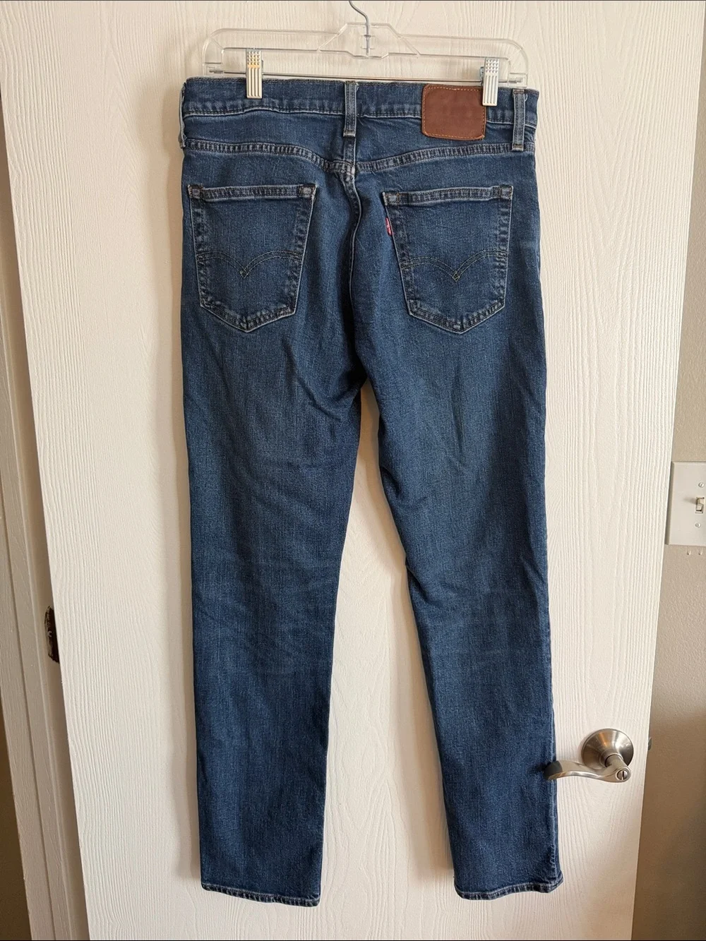 Levi's Slim Straight Jeans in Dark Blue Wash